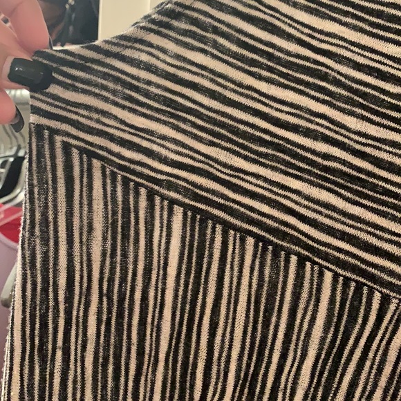 W5 Striped Sleeveless blouse - Picture 5 of 8